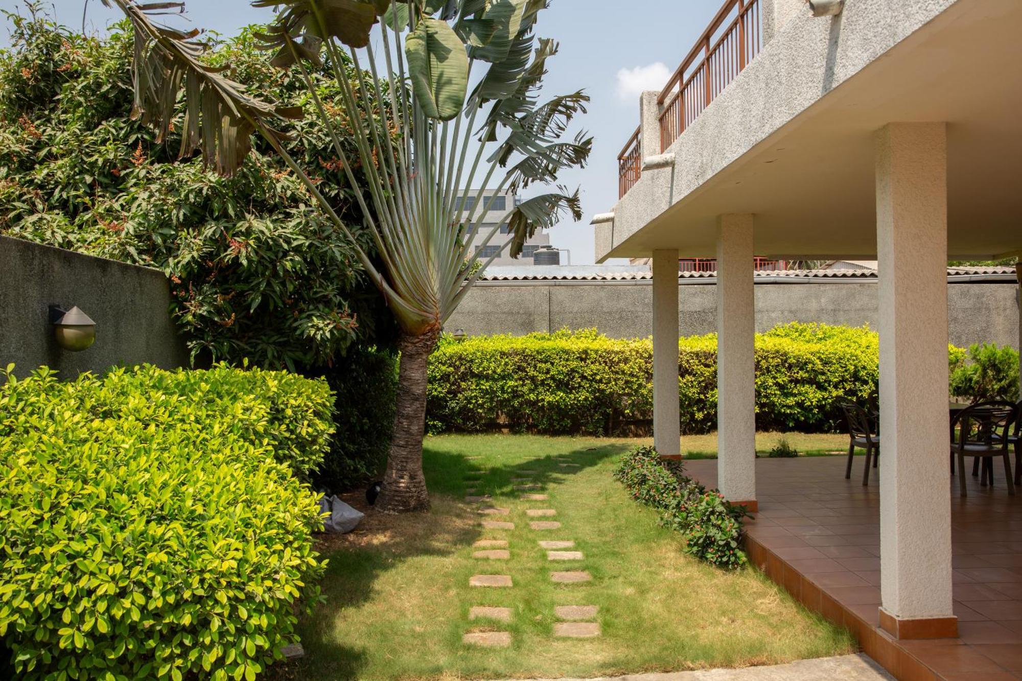 Hotel Du Lac Cotonou Exterior photo